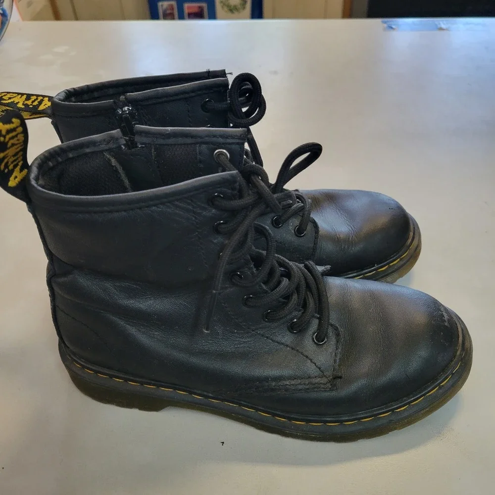 Dr. Martens Delaney Black Leather Lace Up Side Zip Combat Boots Kids Youth SZ 3